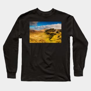 Bwlch Bryn-rhudd and Fan Gyhirych from Cribarth, Brecon Beacons National Park Long Sleeve T-Shirt